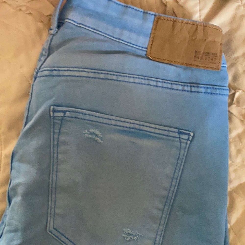 Blue Colored H&M Jeans, Feel Great On!